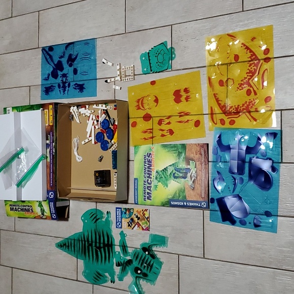 Thames and Kosmos Remote-Control Machines Animals - Picture 3 of 4